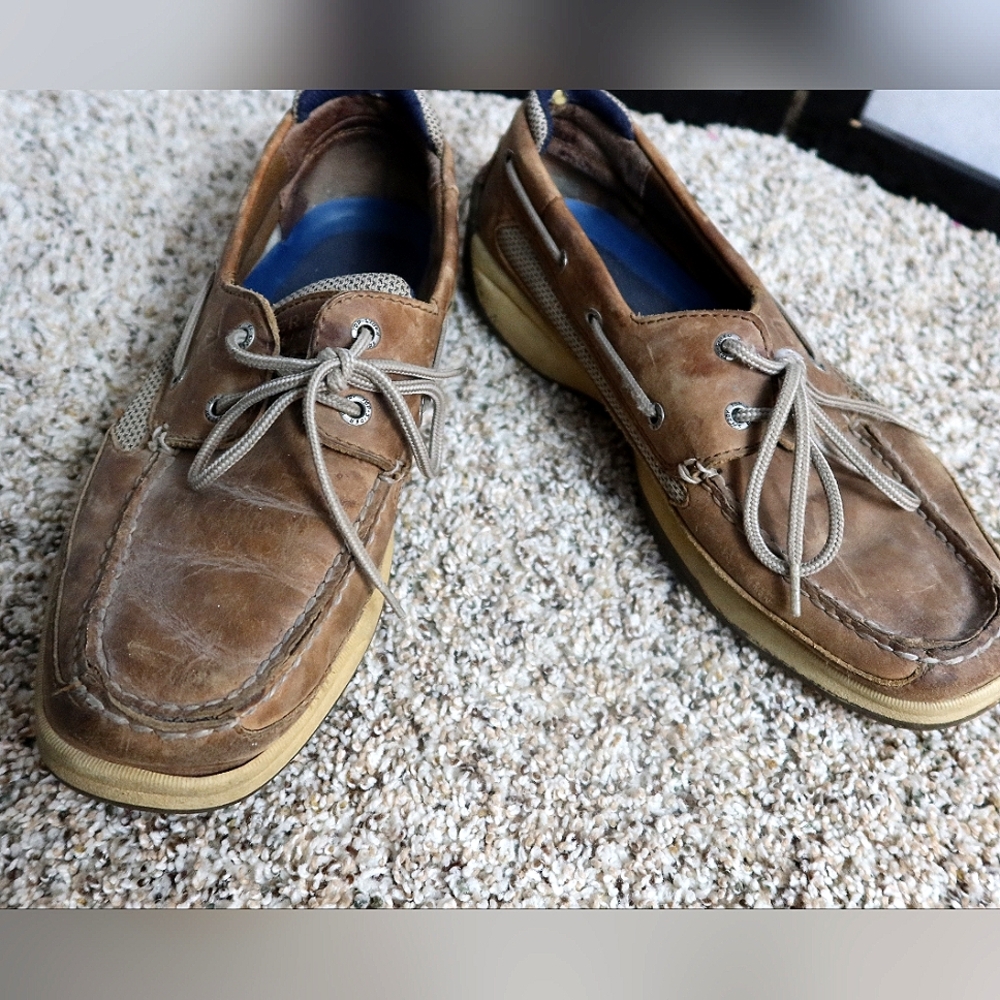 Sperry Cream and Tan Slip-On Loafers with Nautical Style